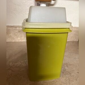 Vintage Tupperware Green pickle keeper